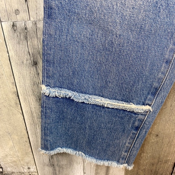 Frame Denim Le Nouveau Straight Jean With Distressed Line Hemline Size 26. - Picture 4 of 9
